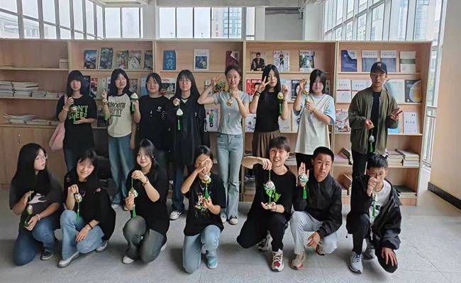 扬传统文化,育爱国之心