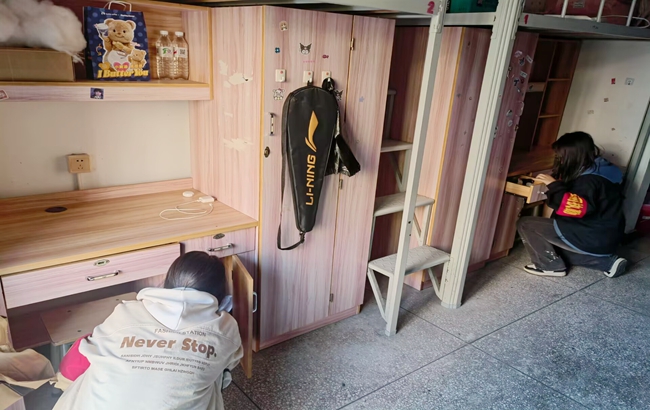 开展宿舍安全检查  筑牢校园安全防线