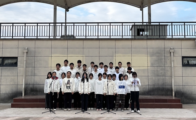 国旗下的思政课